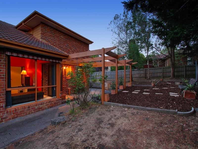 4 The Loch, Croydon Hills VIC 3136