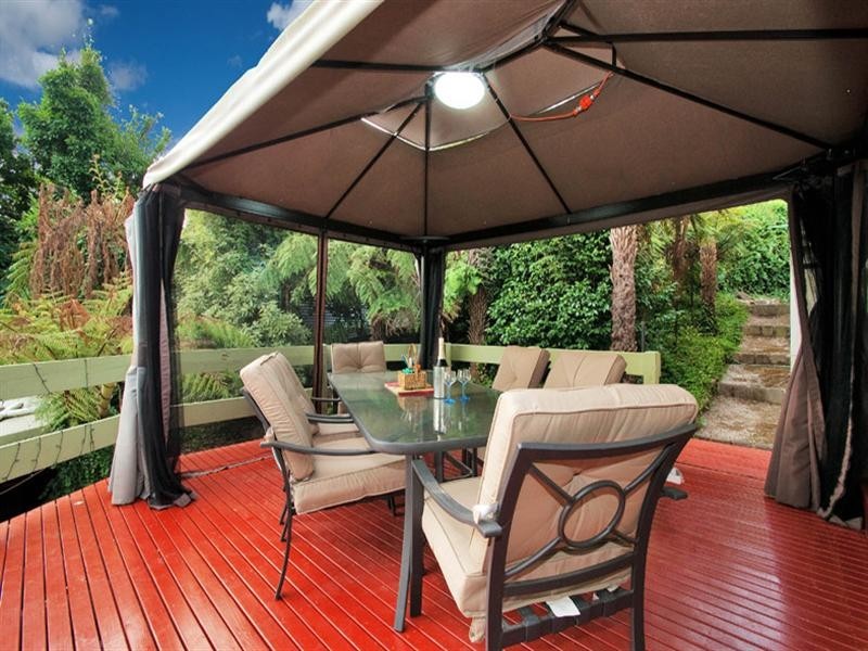 8 CLEMATIS Road, Mount Evelyn VIC 3796