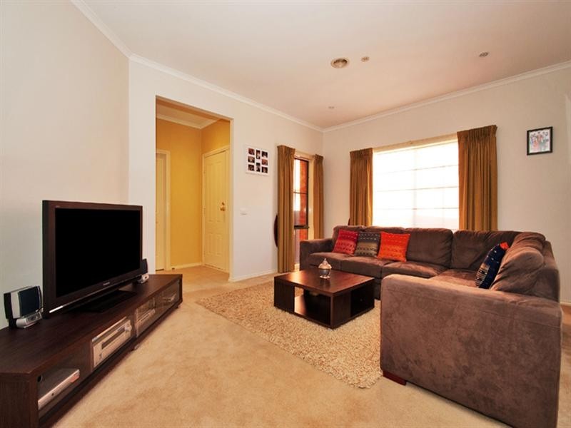 6 COTTINGLEA, Ringwood VIC 3134