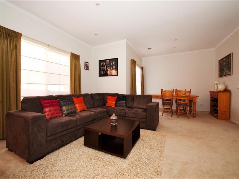 6 COTTINGLEA, Ringwood VIC 3134