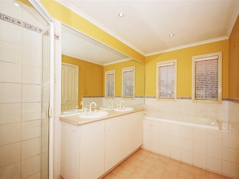 6 COTTINGLEA, Ringwood VIC 3134