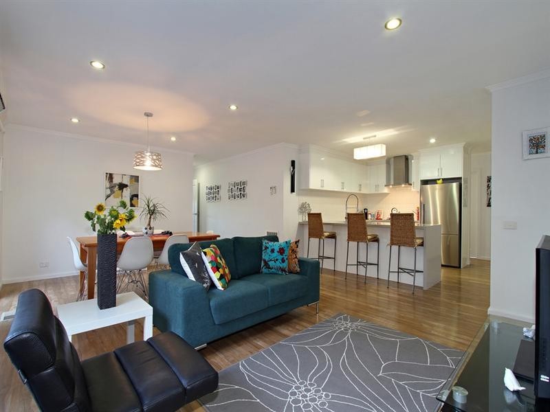 25 DORCHESTER Avenue, Montrose VIC 3765