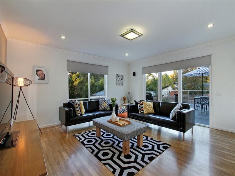 25 DORCHESTER Avenue, Montrose VIC 3765