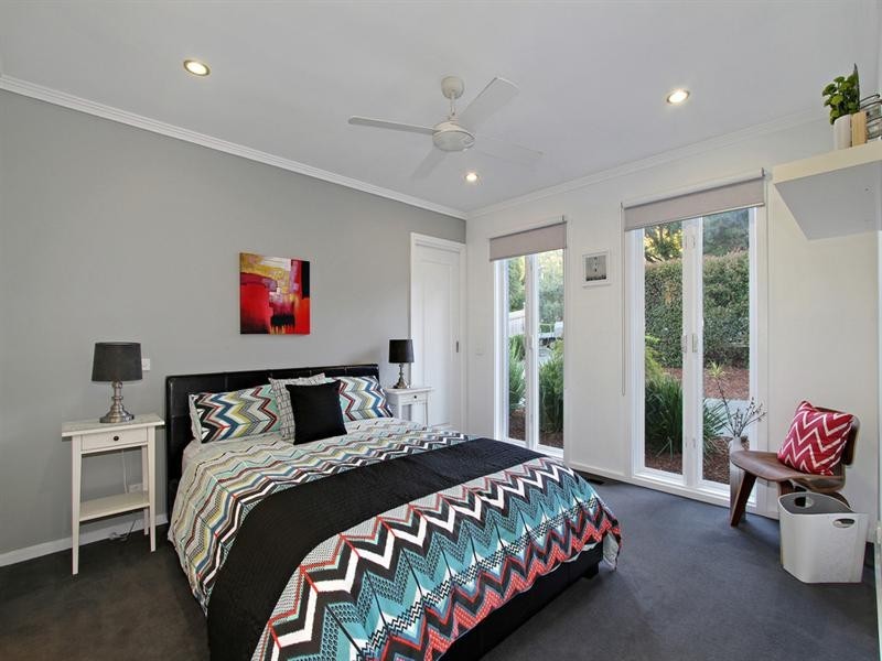 25 DORCHESTER Avenue, Montrose VIC 3765