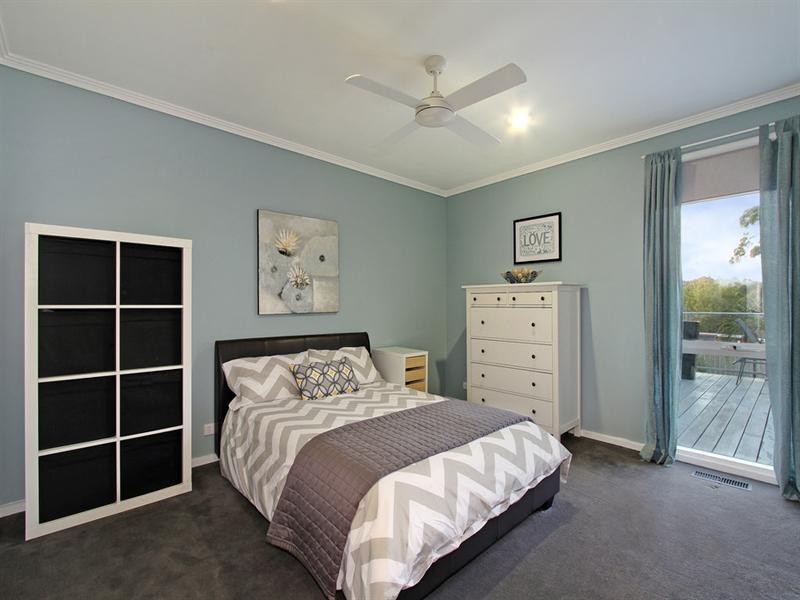 25 DORCHESTER Avenue, Montrose VIC 3765