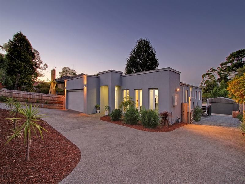 25 DORCHESTER Avenue, Montrose VIC 3765