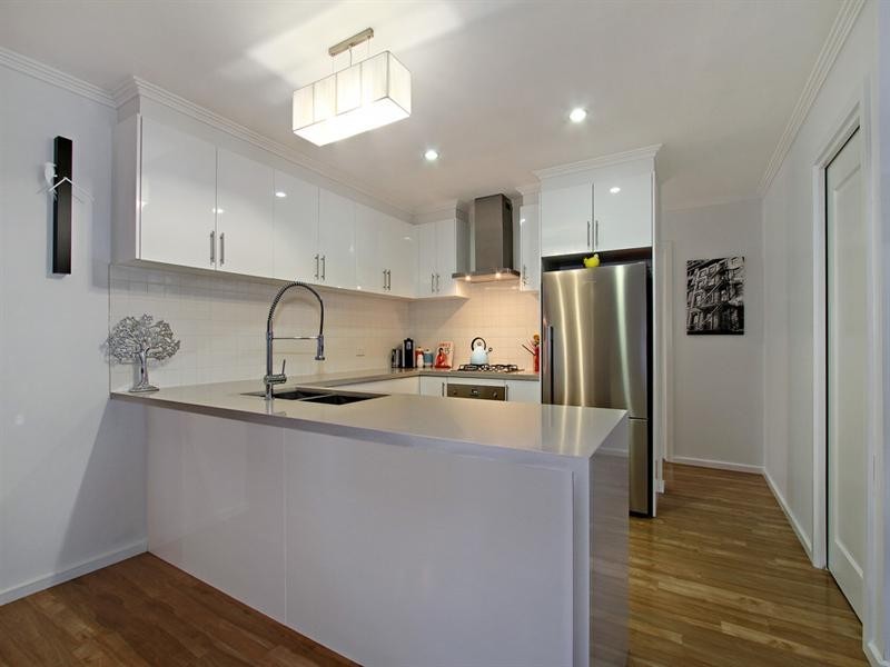 25 DORCHESTER Avenue, Montrose VIC 3765