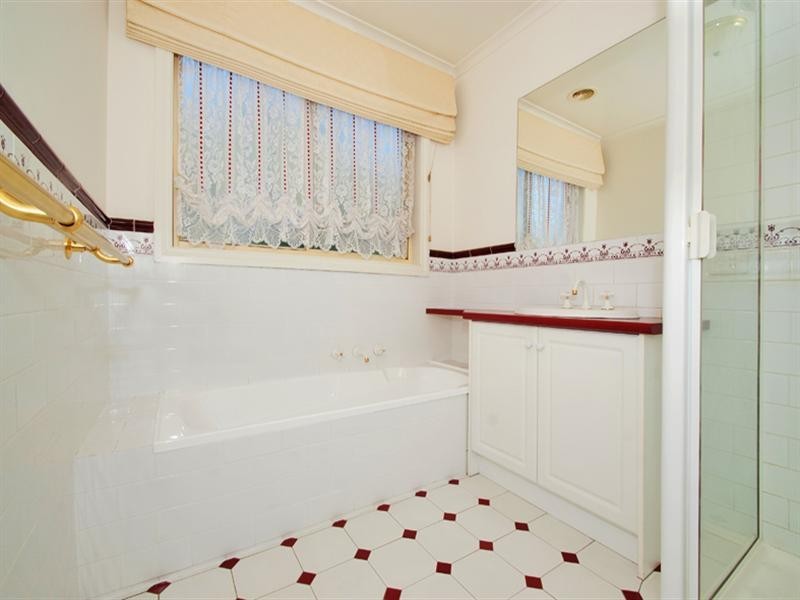 2 Bromley Close, Heathmont VIC 3135