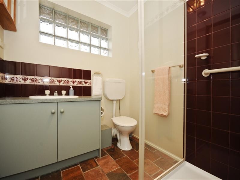 17 COMMERFORD Place, Chirnside Park VIC 3116