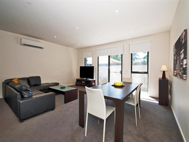 3/6 Norton Road, Croydon VIC 3136