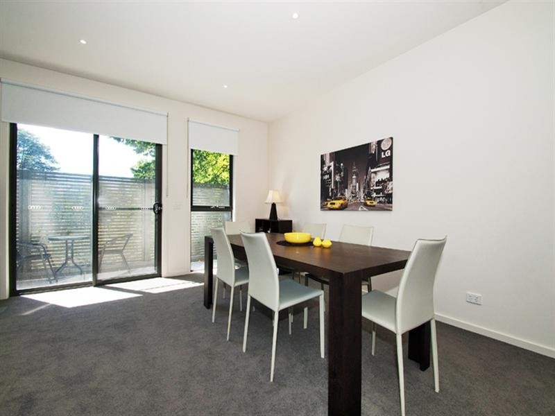 3/6 Norton Road, Croydon VIC 3136