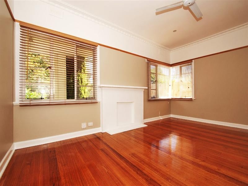 132 Elgar Road, Box Hill South VIC 3128