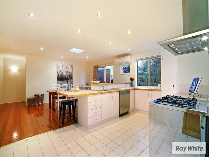 3 LATROBE Court, Croydon Hills VIC 3136