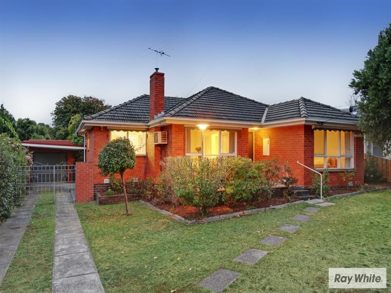 13 BRONHILL Road, Ringwood East VIC 3135