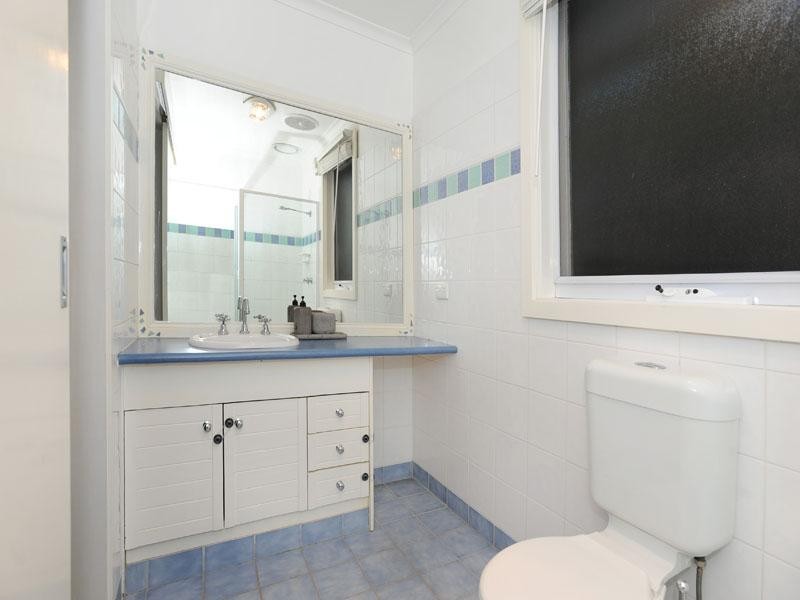 16 LEMONGROVE Crescent, Croydon Hills VIC 3136