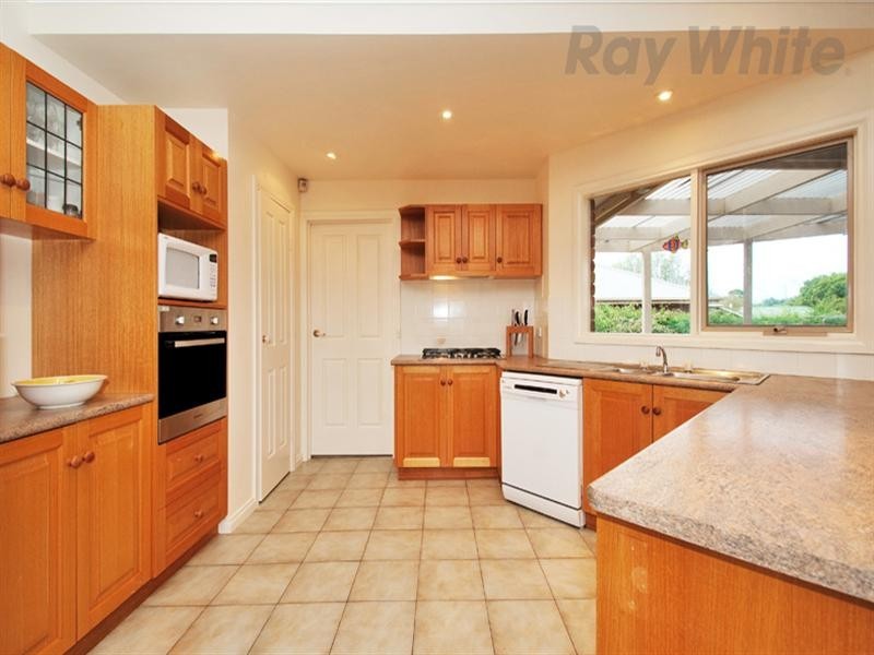 40 HIGHLAND Avenue, Croydon VIC 3136