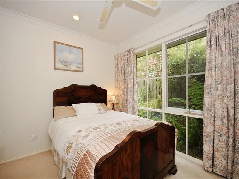 2, 5 NIEL Street, Croydon VIC 3136