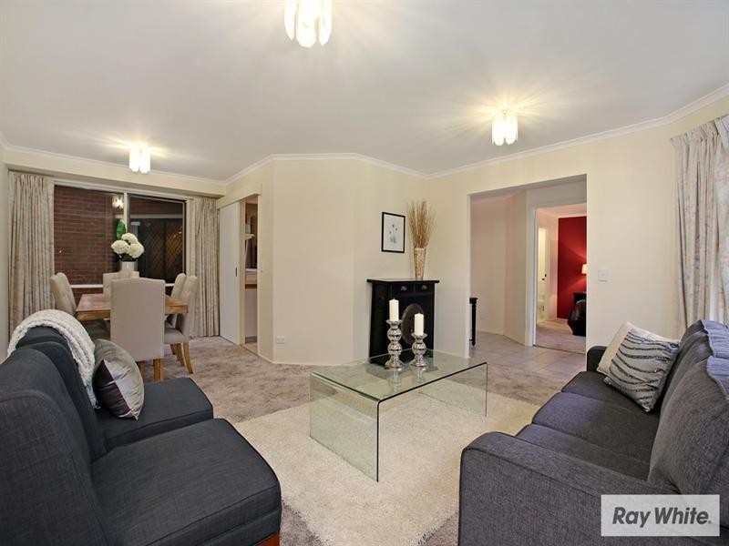 4 DERWENT Close, Croydon Hills VIC 3136