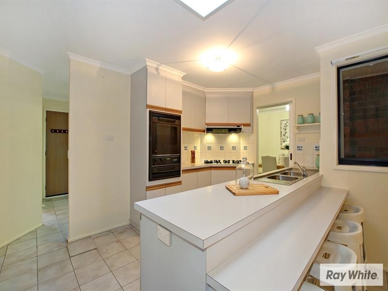 4 DERWENT Close, Croydon Hills VIC 3136