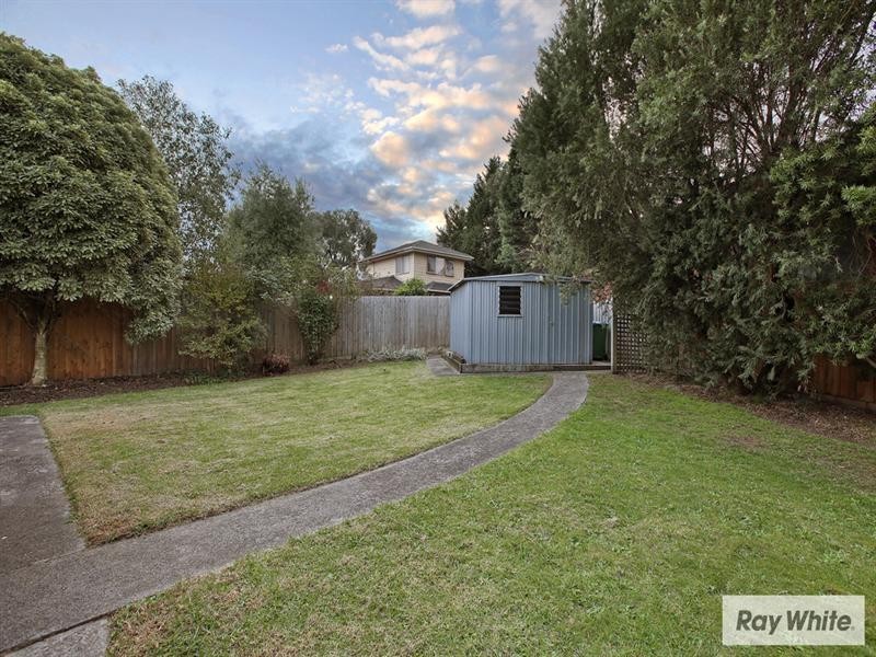 4 DERWENT Close, Croydon Hills VIC 3136