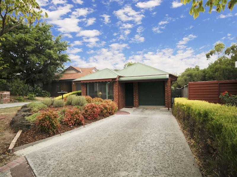 17 commerford Place, Chirnside Park VIC 3116