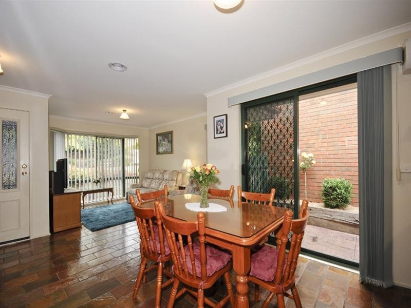 17 commerford Place, Chirnside Park VIC 3116