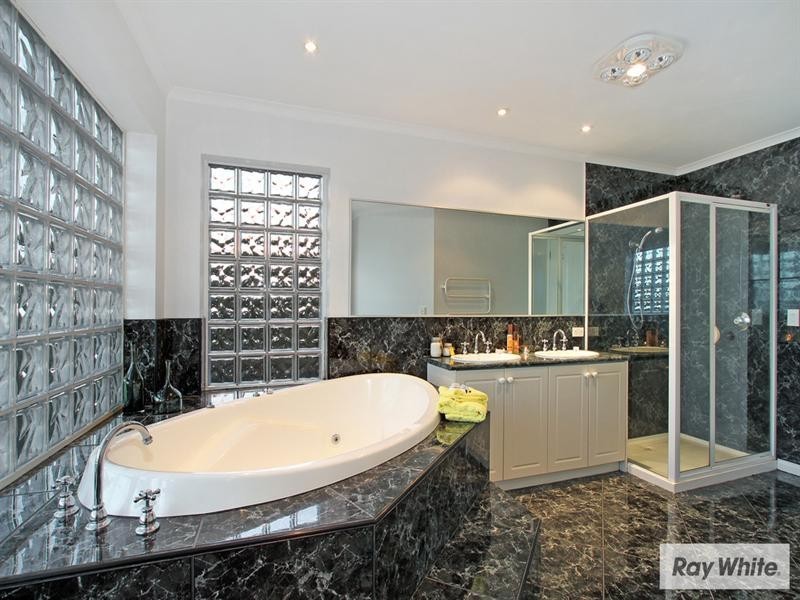 25 BRONTE Court, Croydon North VIC 3136
