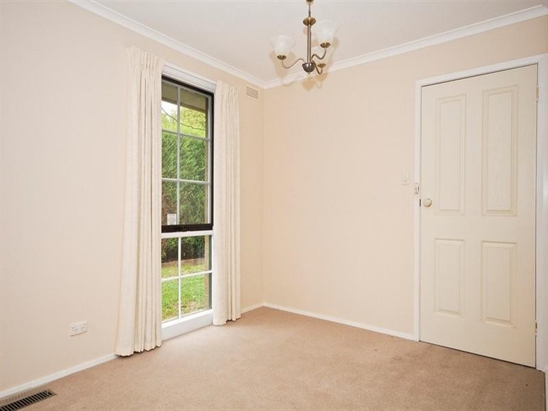 9 Larissa Court, Croydon VIC 3136