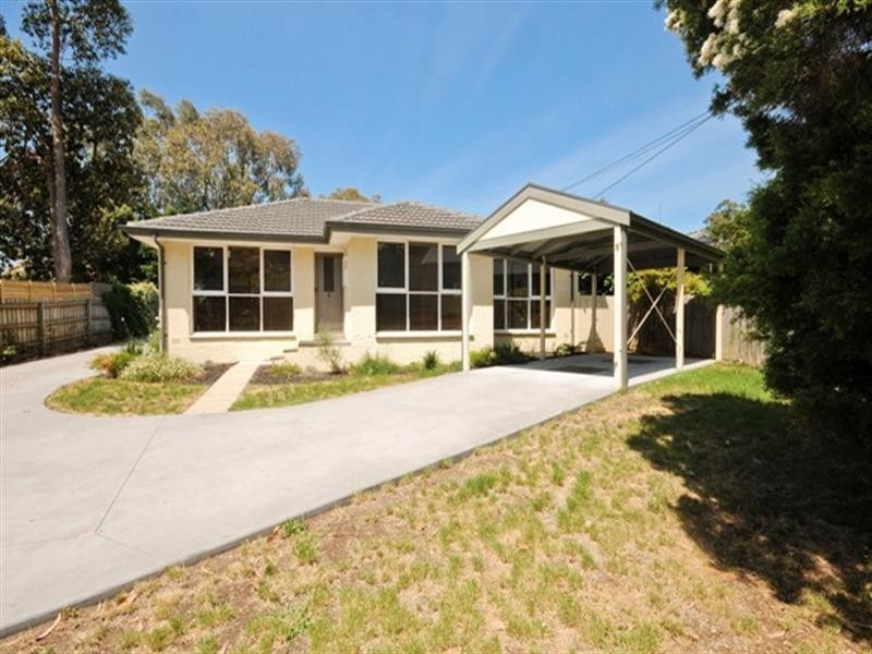 165 Cambridge Road, Mooroolbark VIC 3138