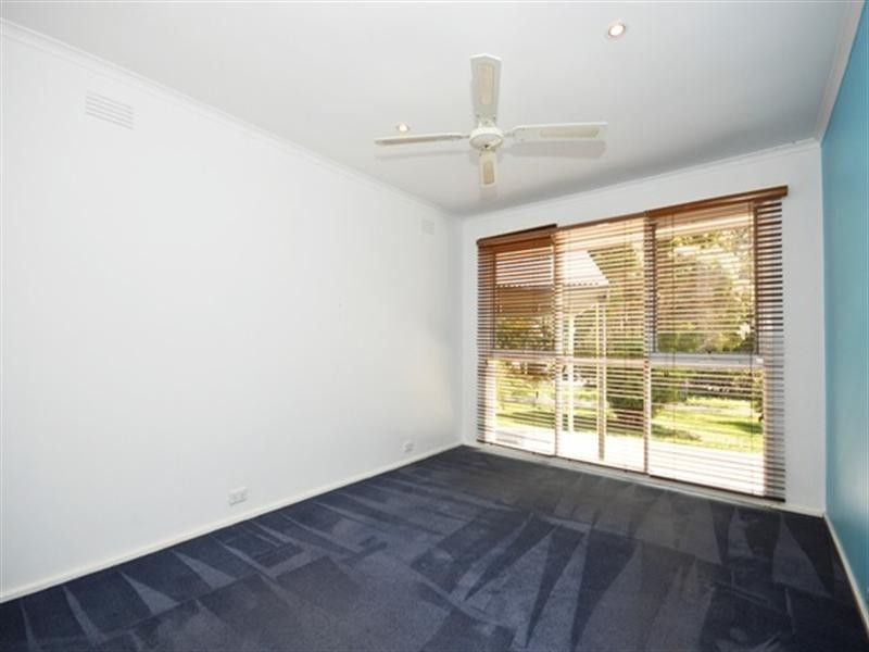 165 Cambridge Road, Mooroolbark VIC 3138