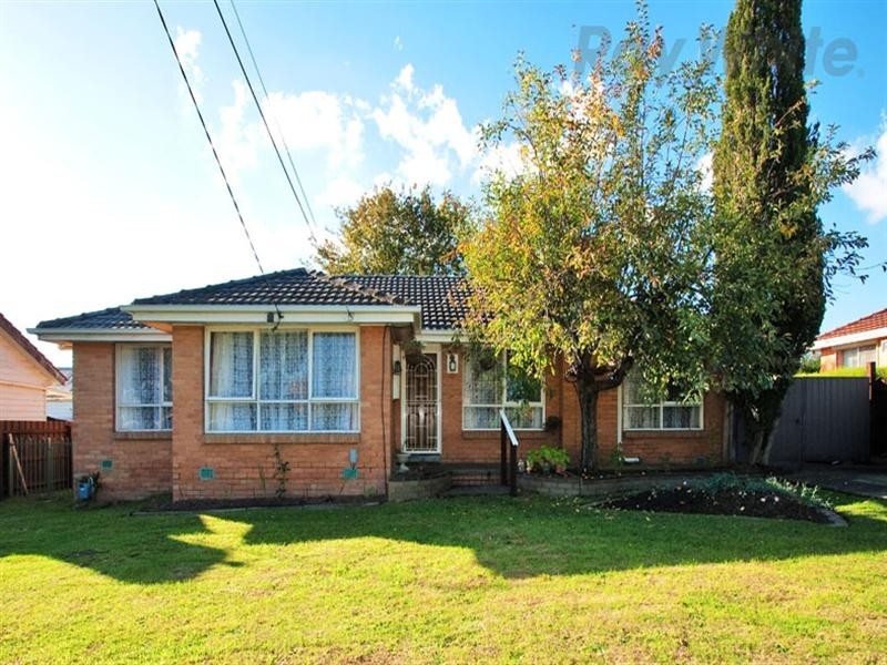 28 THOMAS Street, Croydon South VIC 3136
