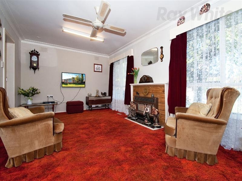 28 THOMAS Street, Croydon South VIC 3136