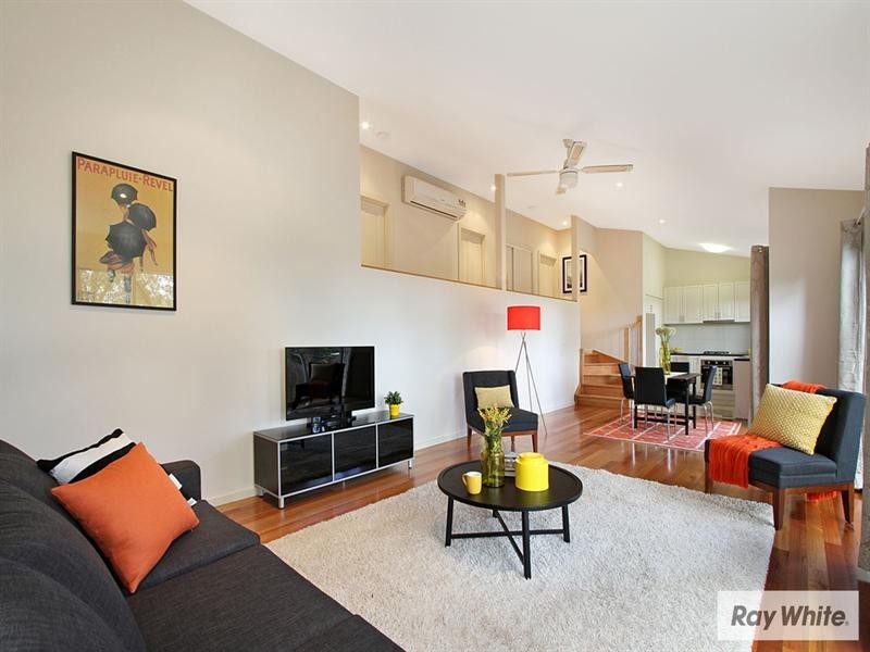 Unit 3, 5 BRAMBLEBERRY Lane, Chirnside Park VIC 3116