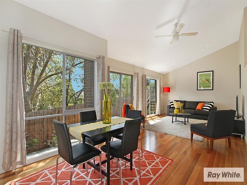 Unit 3, 5 BRAMBLEBERRY Lane, Chirnside Park VIC 3116