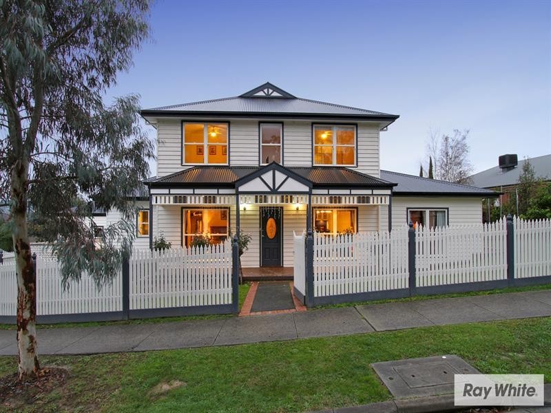 7 PACIFIC Drive, Mooroolbark VIC 3138