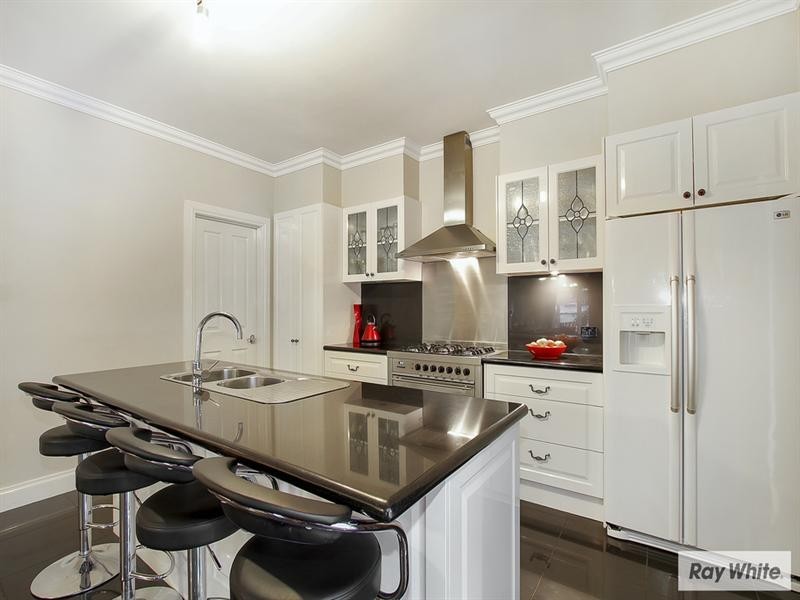 7 PACIFIC Drive, Mooroolbark VIC 3138