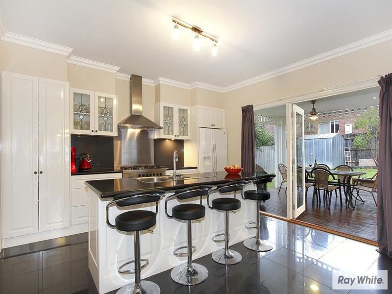 7 PACIFIC Drive, Mooroolbark VIC 3138