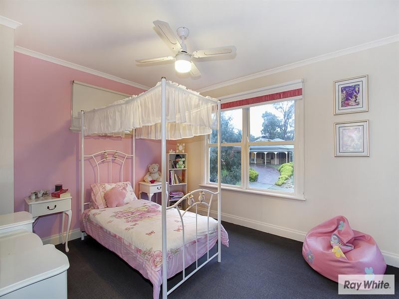 7 PACIFIC Drive, Mooroolbark VIC 3138