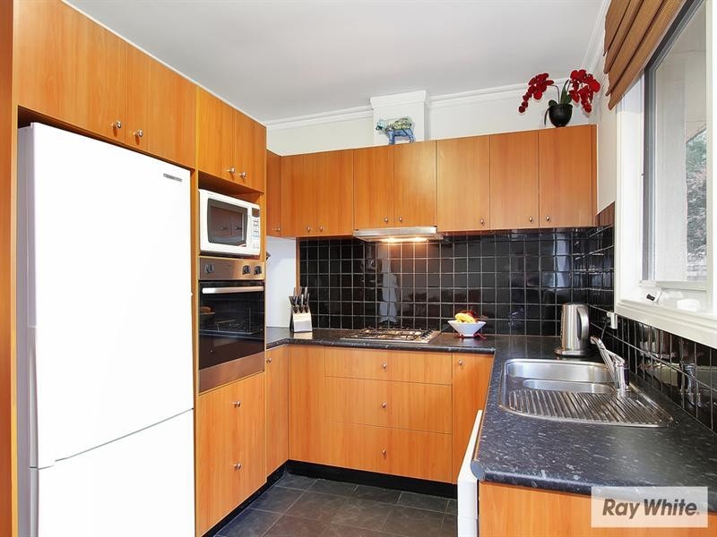 10 LEIGH Road, Croydon VIC 3136