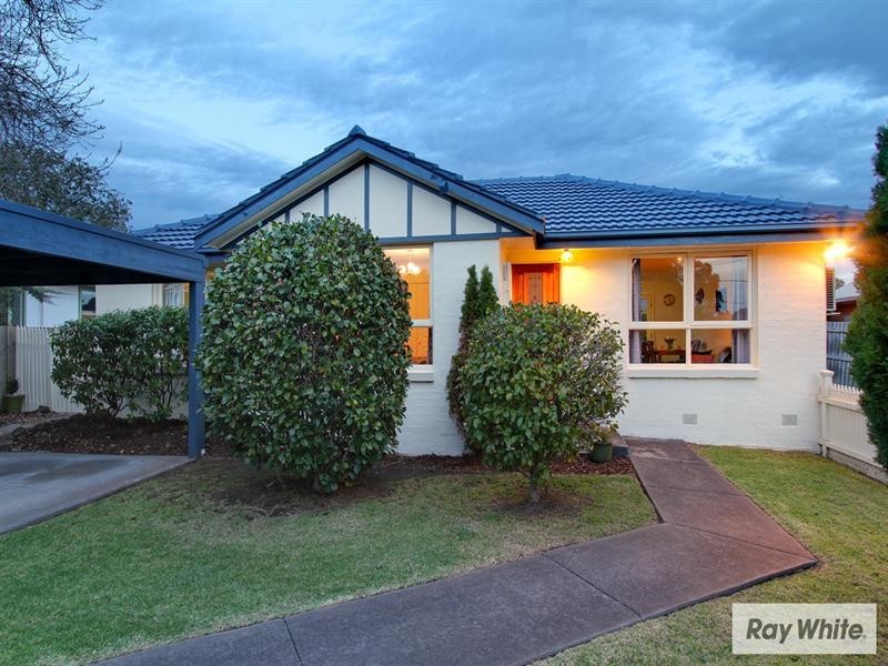 10 LEIGH Road, Croydon VIC 3136