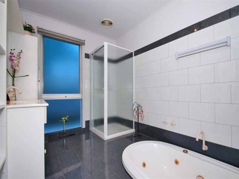 57 WANDANA Crescent, Mooroolbark VIC 3138