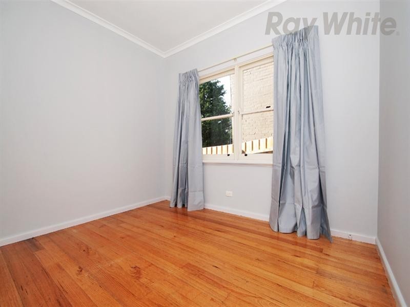 18 Vasey Concourse, Ringwood East VIC 3135