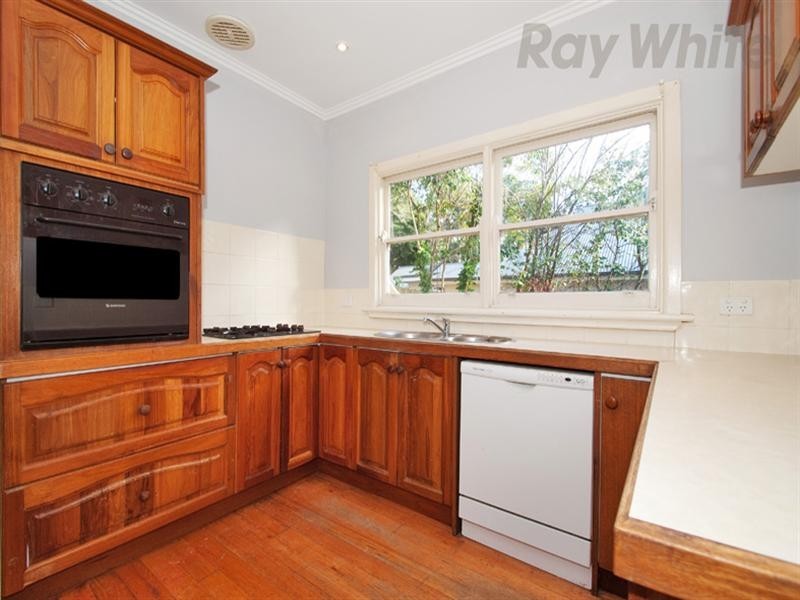 18 Vasey Concourse, Ringwood East VIC 3135
