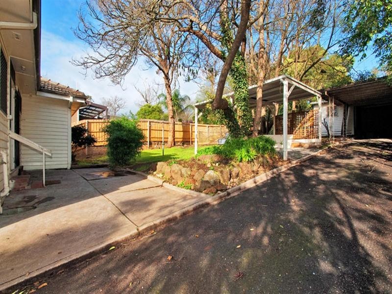 18 Vasey Concourse, Ringwood East VIC 3135