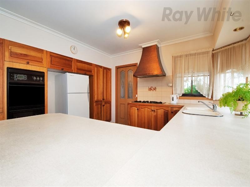 46 Alpine Way, Kilsyth VIC 3137