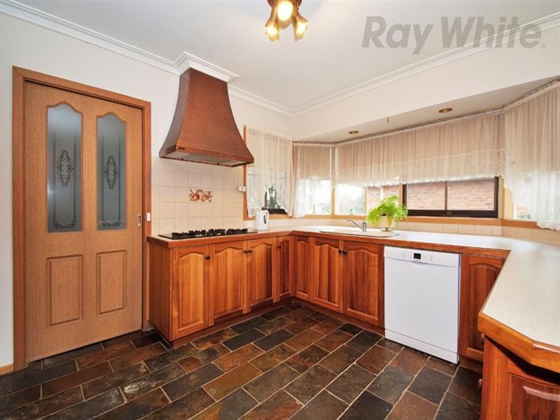 46 Alpine Way, Kilsyth VIC 3137