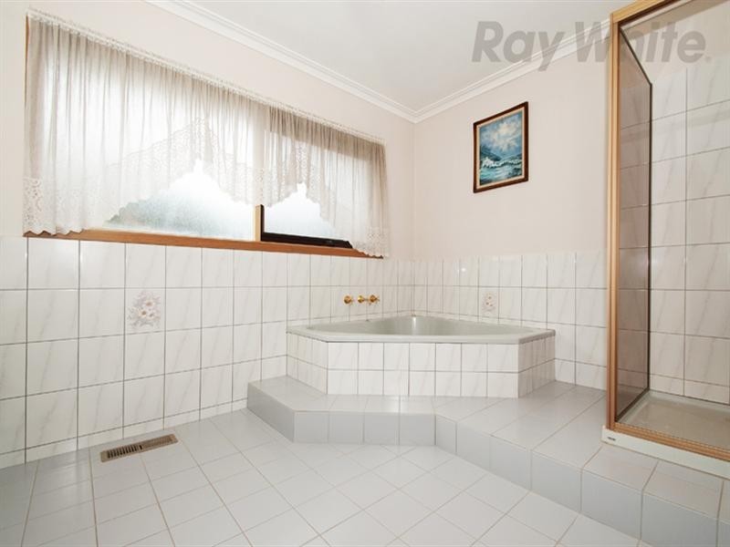 46 Alpine Way, Kilsyth VIC 3137