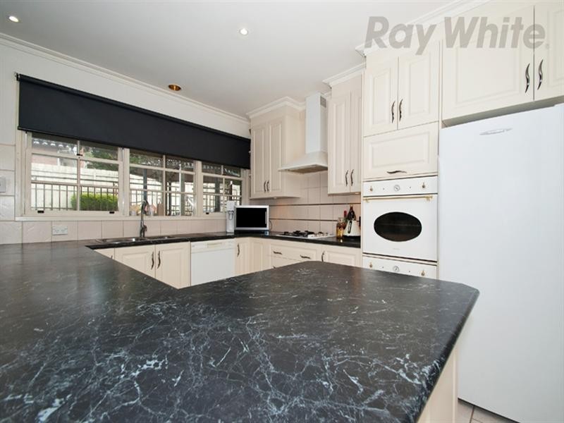 1 Cotswold Court, Chirnside Park VIC 3116