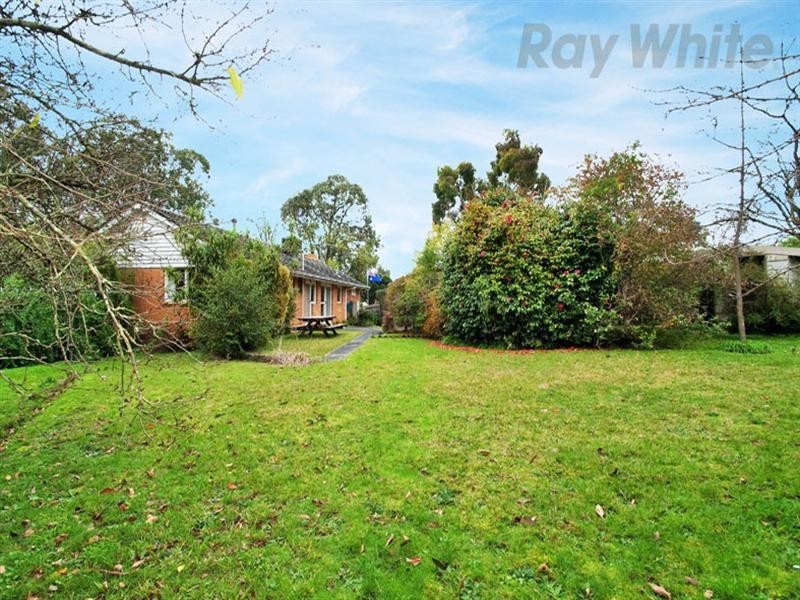 94 MOUNT VIEW Parade, Croydon VIC 3136