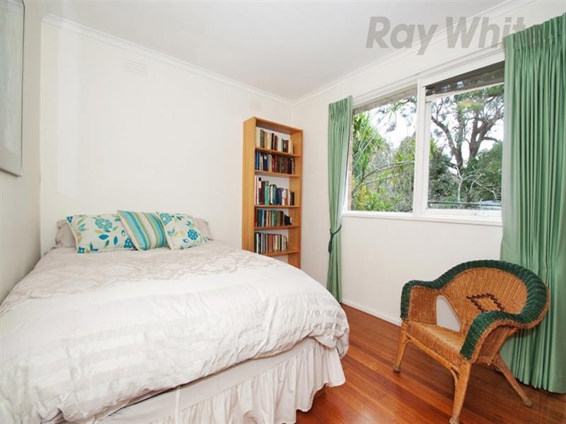 94 MOUNT VIEW Parade, Croydon VIC 3136